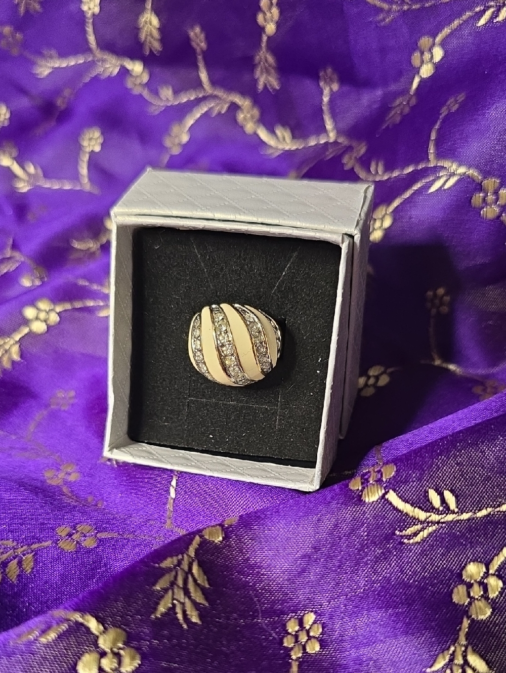 Vintage American Ring Co. 18K HGE Cream Enamel & Rhinestone Dome Ring, Size 5